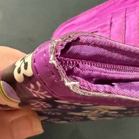 VERA BRADLEY Front Row Wallet in Frill Plum Petals Retired Fall 2011 - Picture 9 of 9